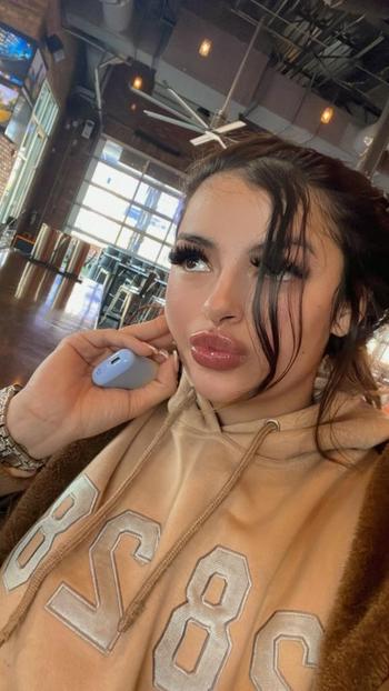 Rose, 25  female escort, Denton