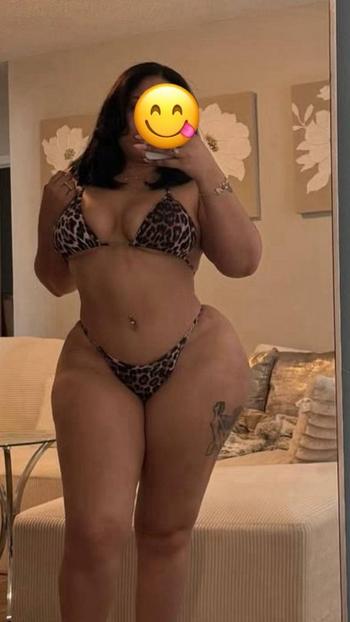 Yesenia, 47  female escort, Denton